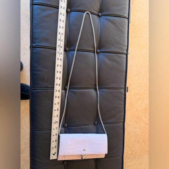 Alexander McQueen skull baby pink Croc-Embossed leather convertible wallet - Picture 11 of 16